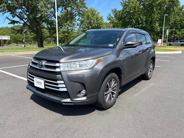 Used 2017 Gray Toyota XLE image 1