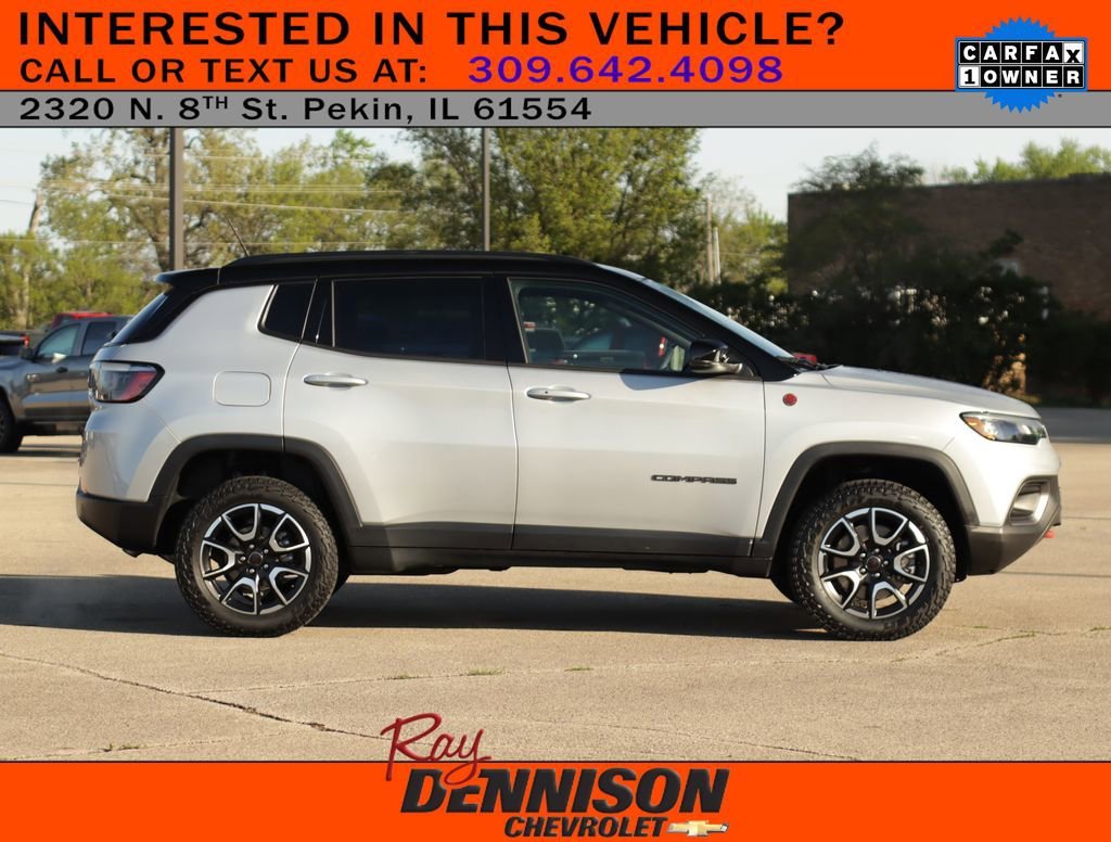 Used 2025 Silver Jeep Trailhawk 4x4 image 8