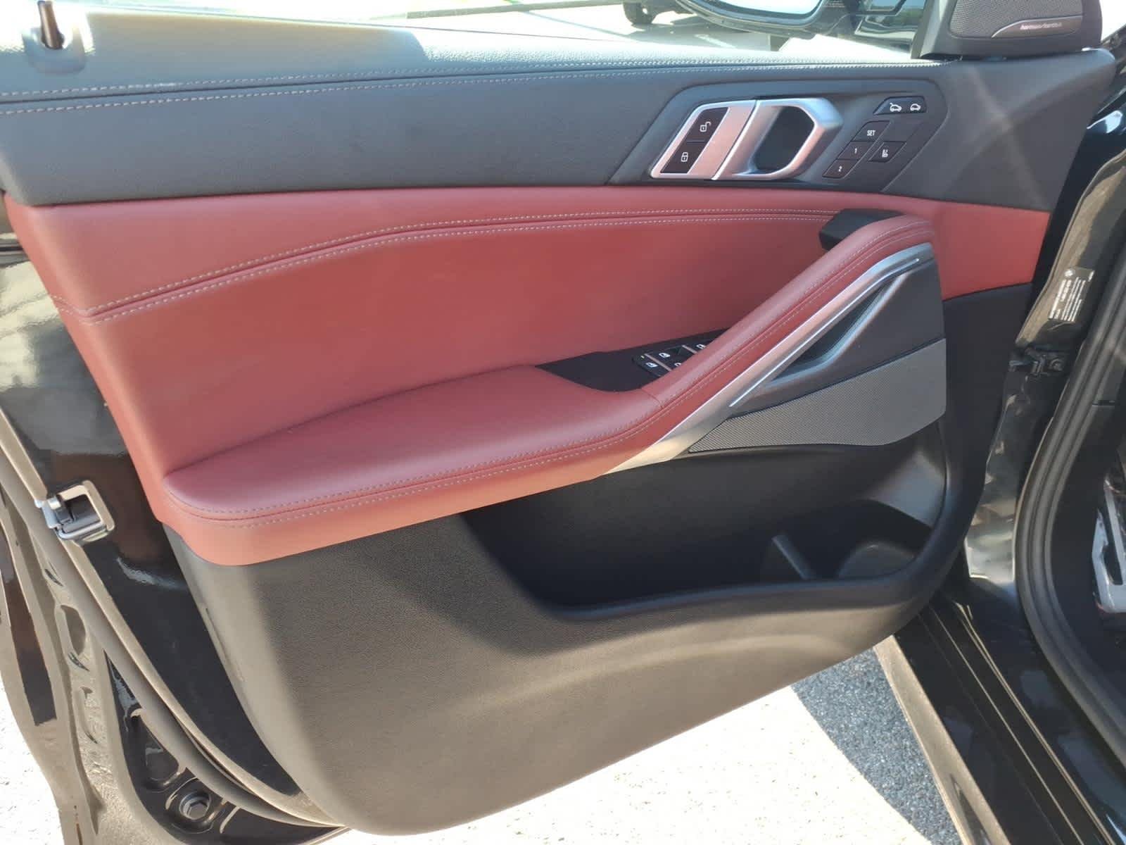 Used 2021 Black Sapphire Metallic BMW M50i image 10