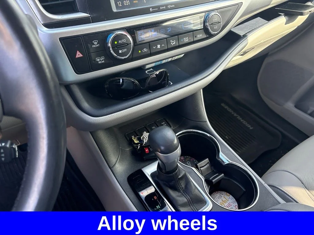 Used 2019 Green Toyota XLE image 22