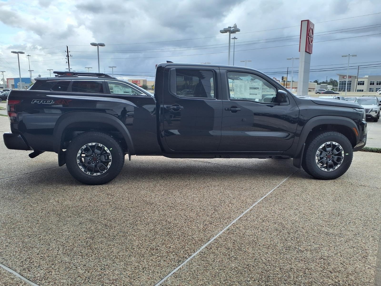 2026 Nissan Frontier Crew Cab PRO-4X® Long Bed Black at Robbins Nissan