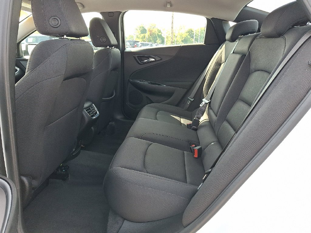 Used 2024 White Chevrolet LT image 11