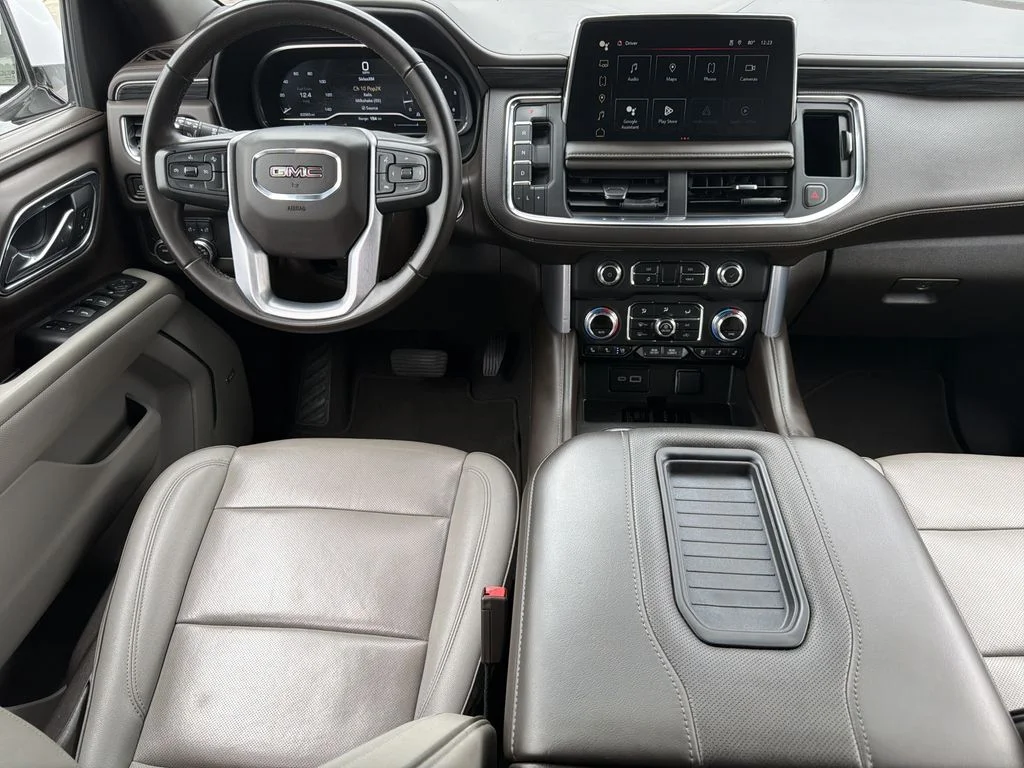 Used 2023 White GMC SLT image 23