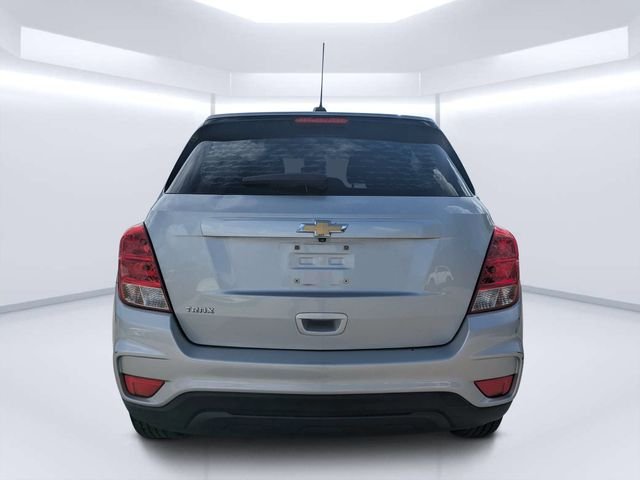 Used 2018 Silver Chevrolet LS image 4