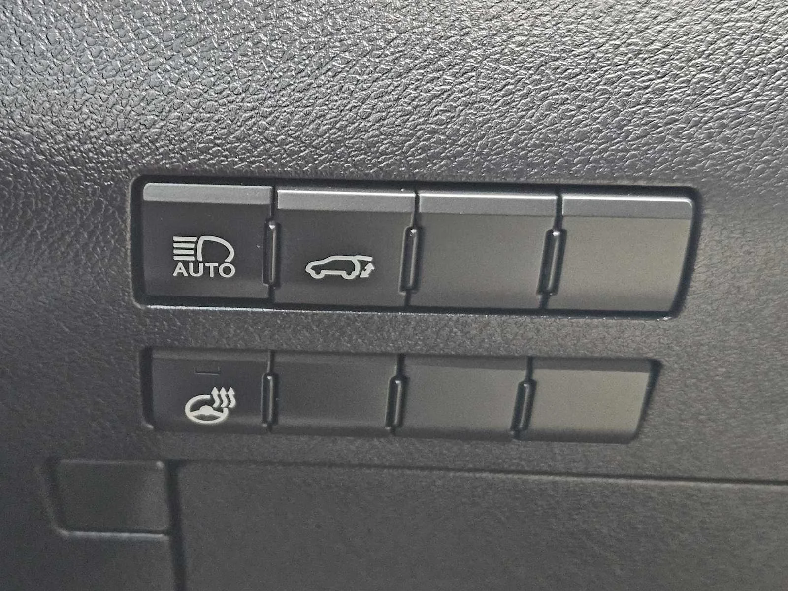 Used 2020 Atomic Silver Lexus  image 17