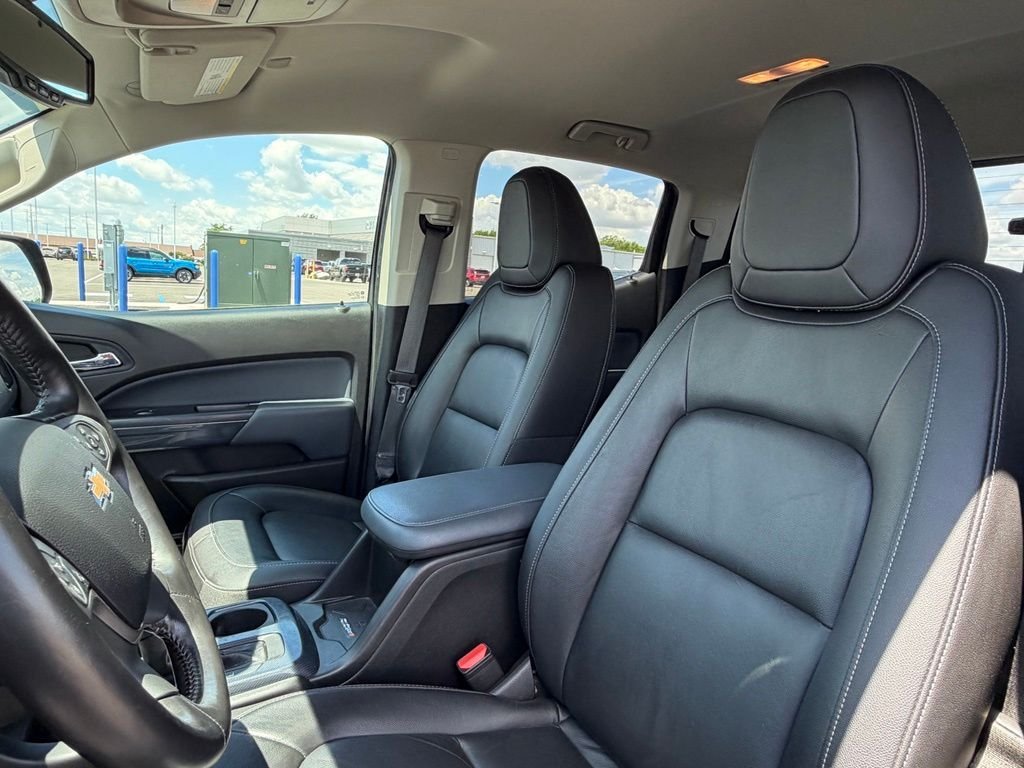 Used 2019 Black Chevrolet Z71 image 14