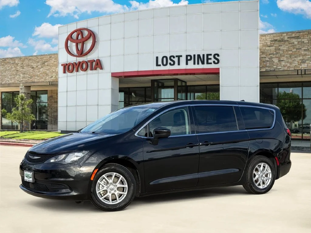 2023 Chrysler Voyager