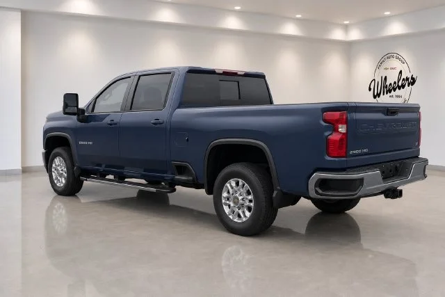 Used 2024 Lakeshore Blue Metallic Chevrolet LT image 6