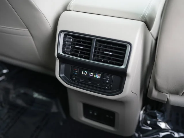 New 2026 Opal White Pearl Volkswagen 2.0T SEL image 31