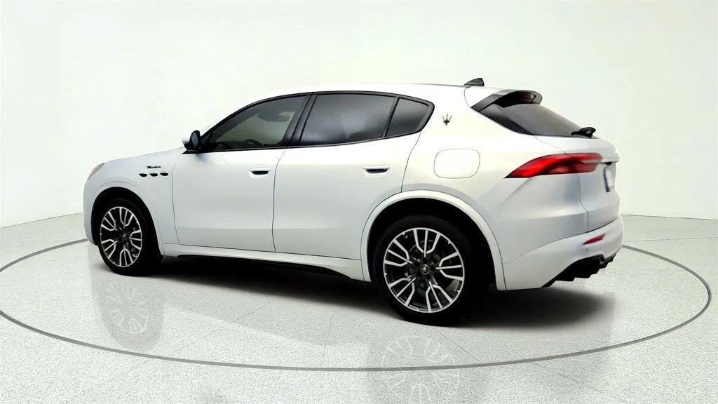Used 2023 Grigio Cangiante Tri-Coat Maserati Modena AWD w/ Premium Plus Pkg & Full Premium Leather image 7