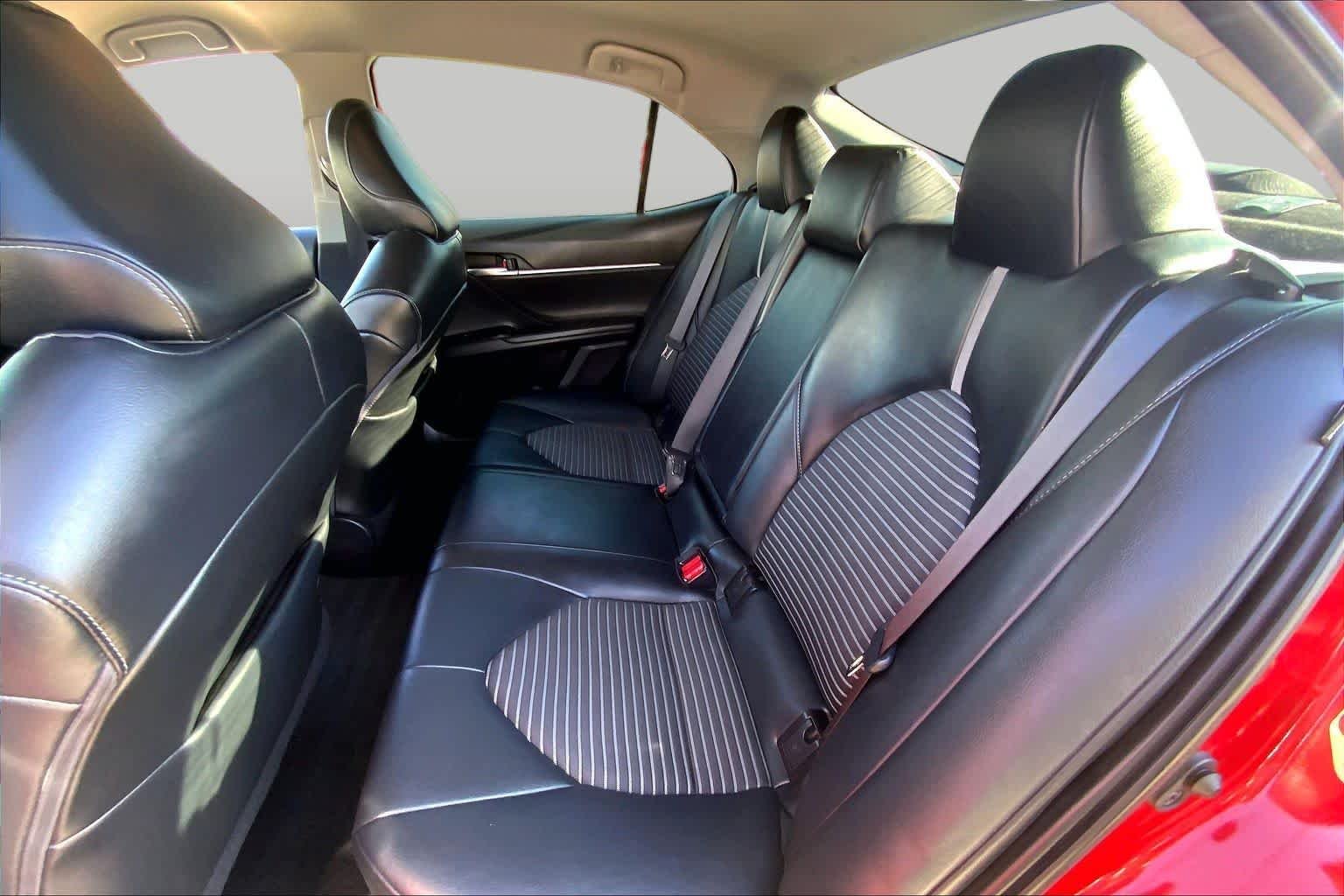 Used 2020 Supersonic Red Toyota SE image 20