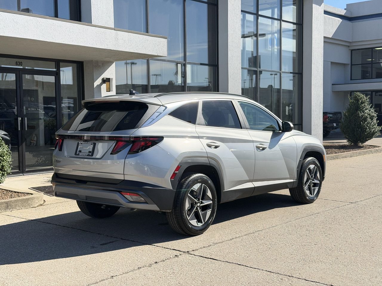 New 2026 Shimmering Silver Hyundai SEL AWD image 4