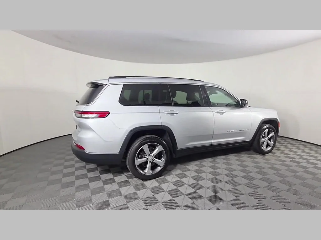 Used 2021 Silver Zynith Jeep Limited image 38
