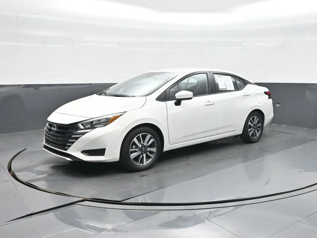 2025 Nissan Versa 1.6 SV CVT's photo