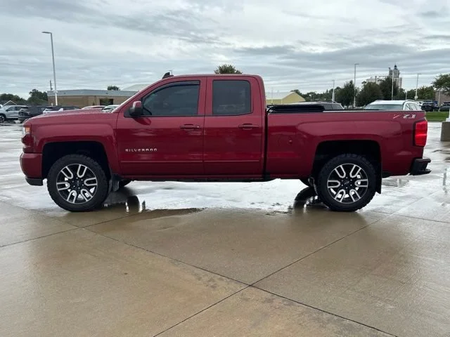 Used 2018 CAJUN RED TINTCOAT Chevrolet LT image 9