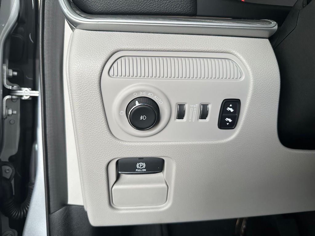 Used 2023 Silver Jeep Series II image 20