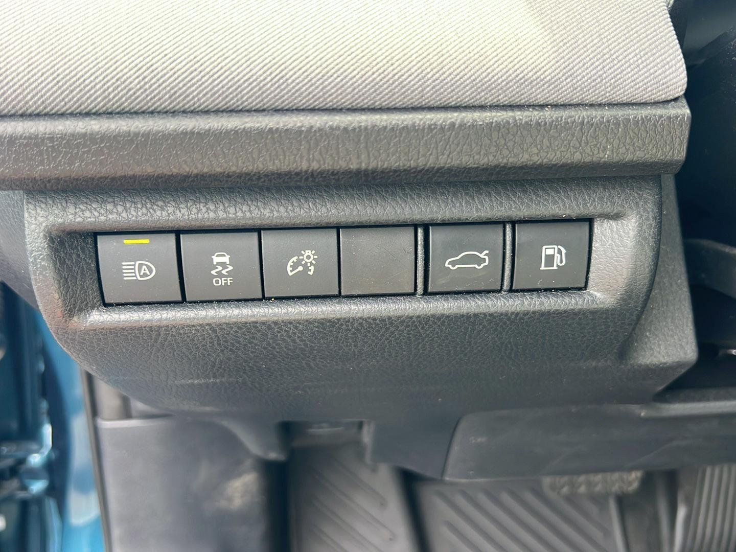 Used 2025 Ocean Gem Toyota LE image 19