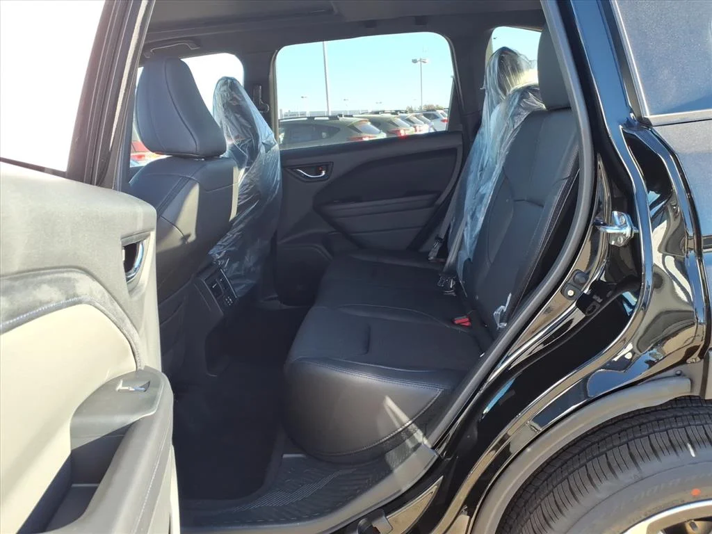 2025 Subaru Forester Limited - Photo 18