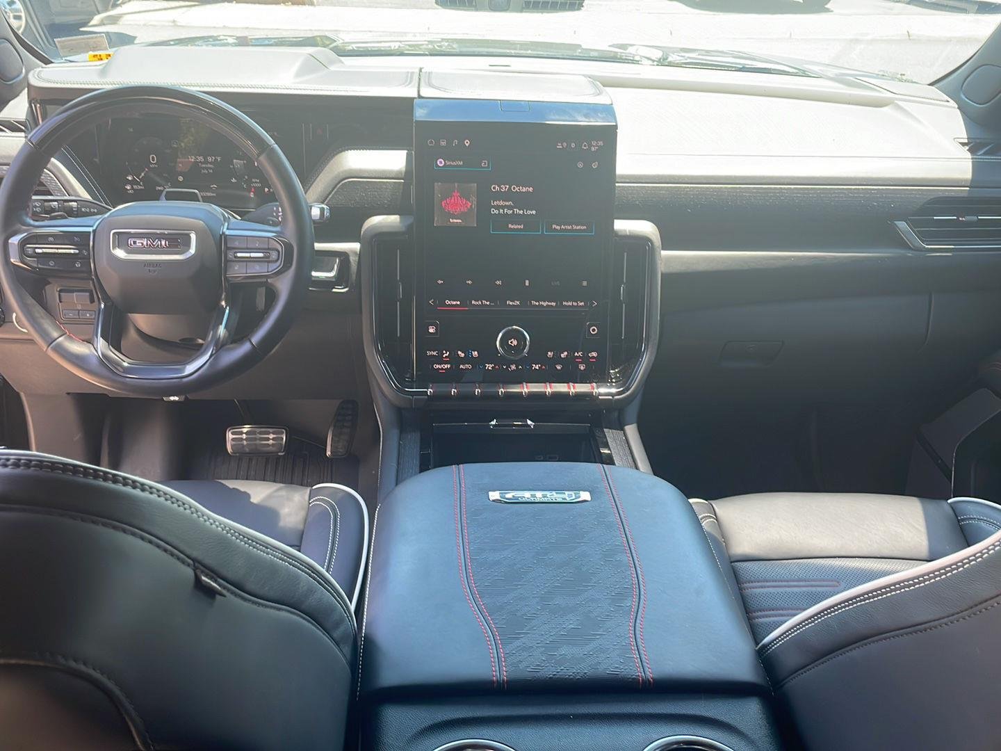 Used 2025 Onyx Black GMC AT4 Ultimate image 7