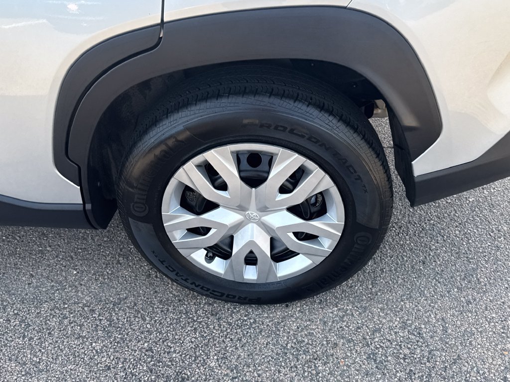 Certified Used 2025 Silver Toyota L image 41