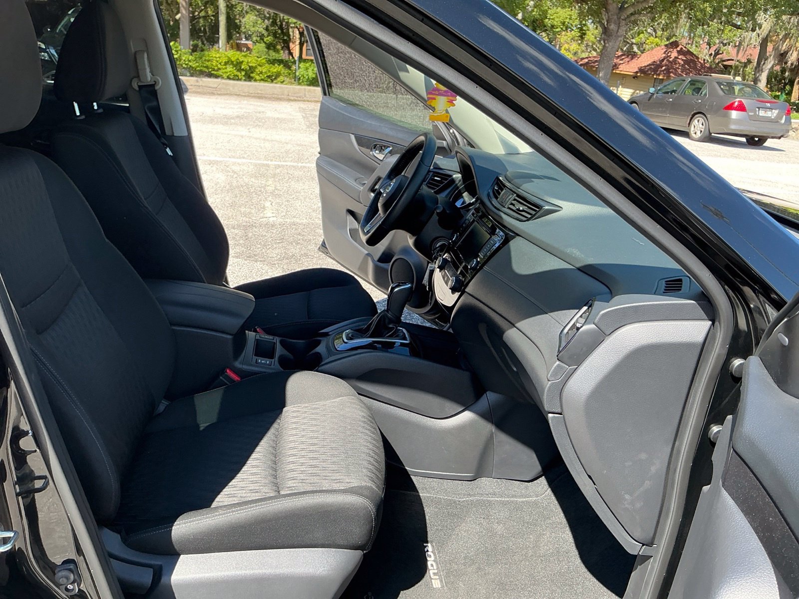 Used 2020 Black Nissan S image 17