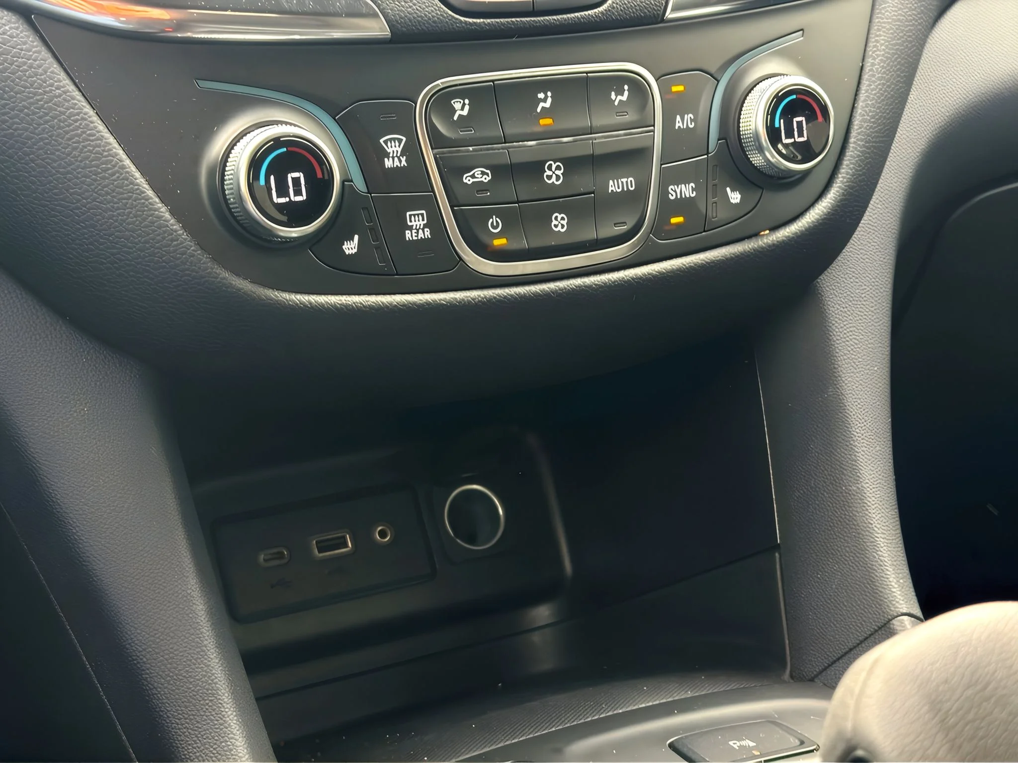 2024 Chevrolet Equinox LT - Photo 22