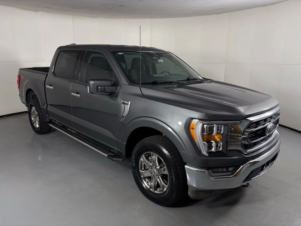Used 2023 Gray Ford XLT image 2