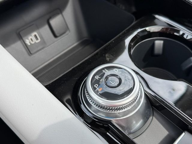 New 2026 Star White Metallic Tri-Coat Ford Platinum image 14