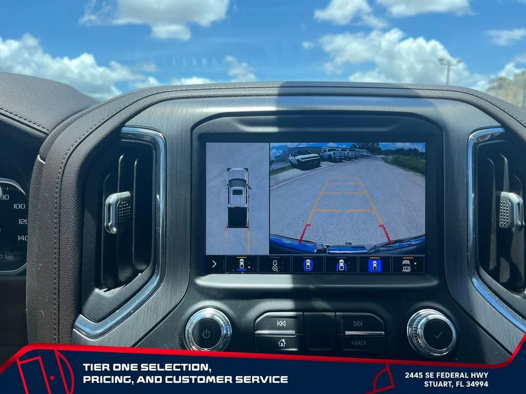 Used 2021 WHITE FROST TRICOAT GMC Denali image 25