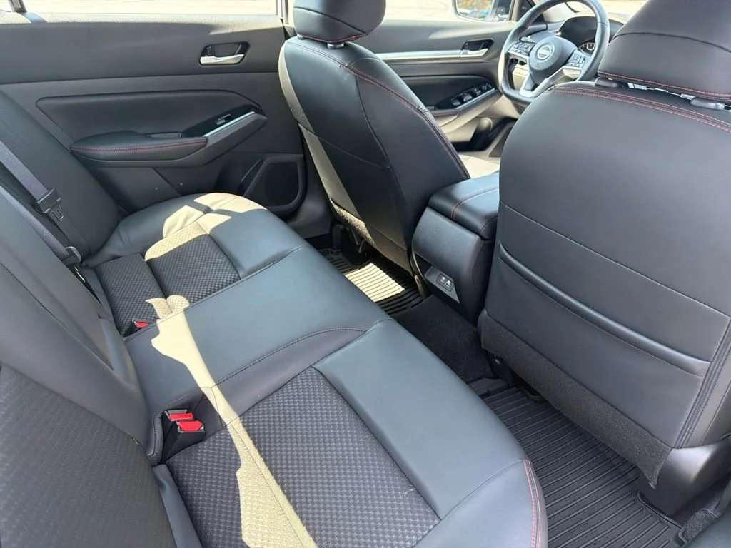 Used 2025 Gray Nissan SR image 11