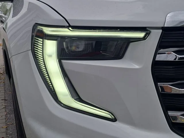 Certified Used 2025 Summit White GMC Elevation image 10