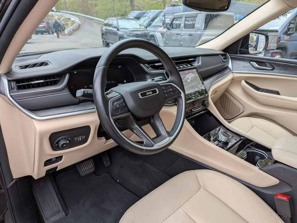 Used 2022 Black Jeep Limited image 14