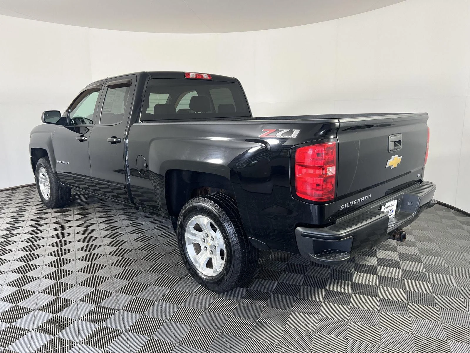 Used 2018 Black Chevrolet LT image 5