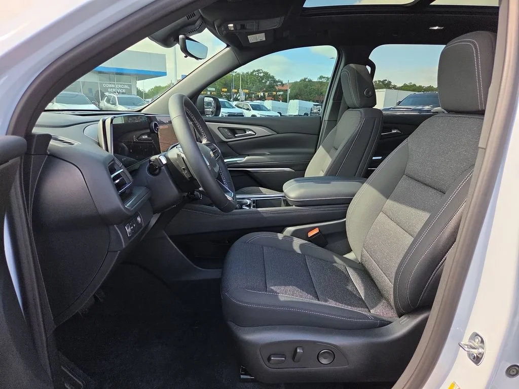 New 2026 Polar White Tricoat Chevrolet LT image 12
