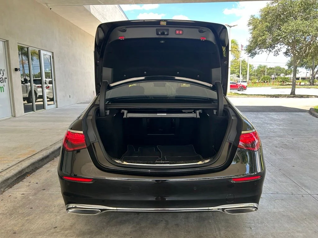 Used 2023 Silver Mercedes-Benz S 580 image 33
