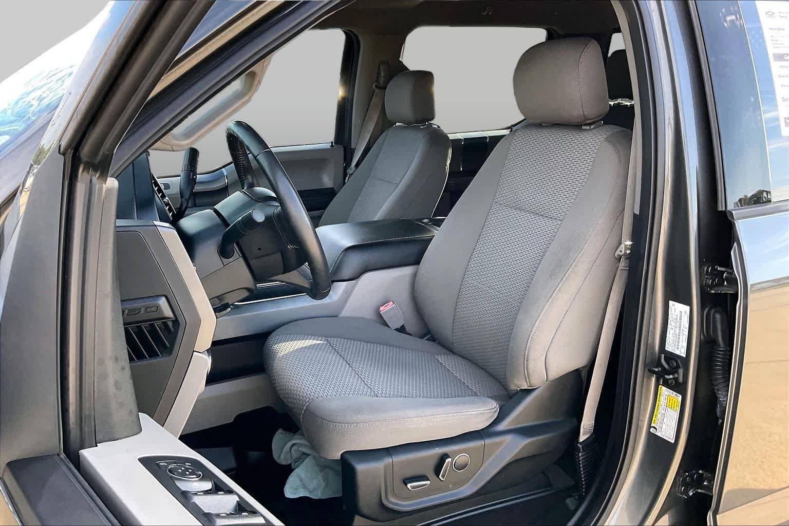 Used 2018 Magnetic Metallic Ford XLT image 8