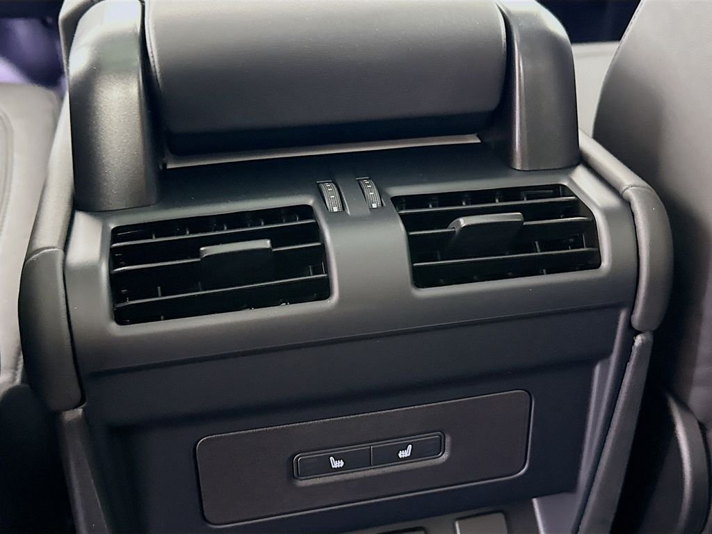 New 2026 Tasman Blue Land Rover S image 27