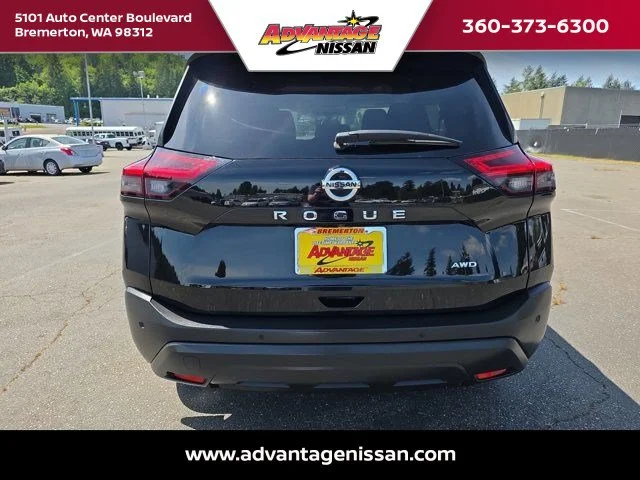 Used 2021 Super Black Nissan S image 4