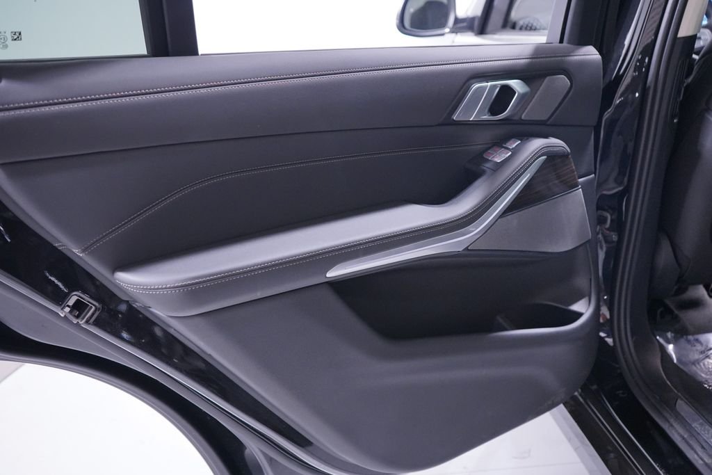 2024 BMW X7 40i - Photo 25