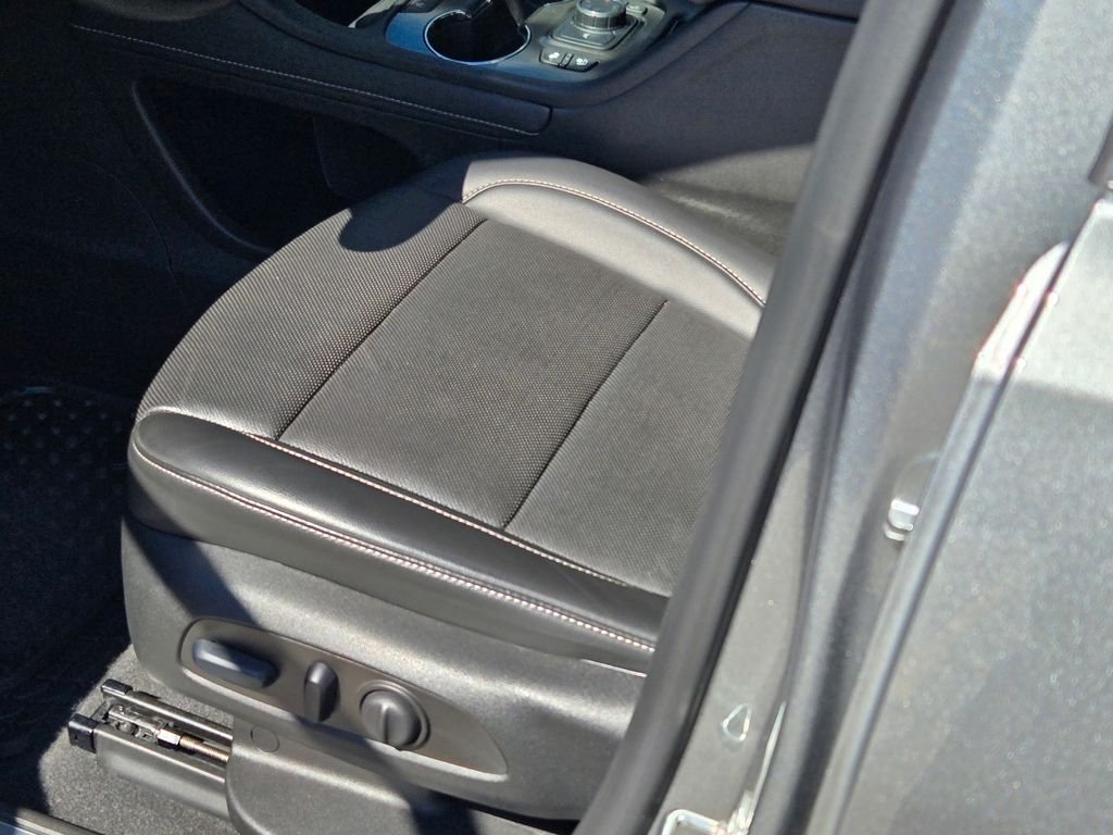 2023 GMC Acadia SLT - Photo 35