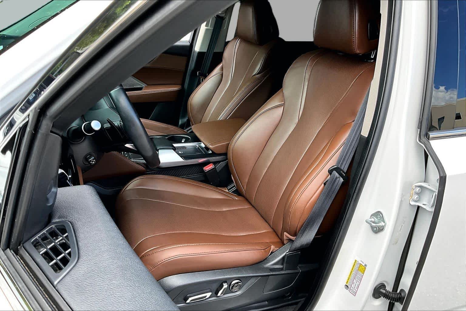 Used 2024 Platinum White Pearl Acura w/Technology Package image 8