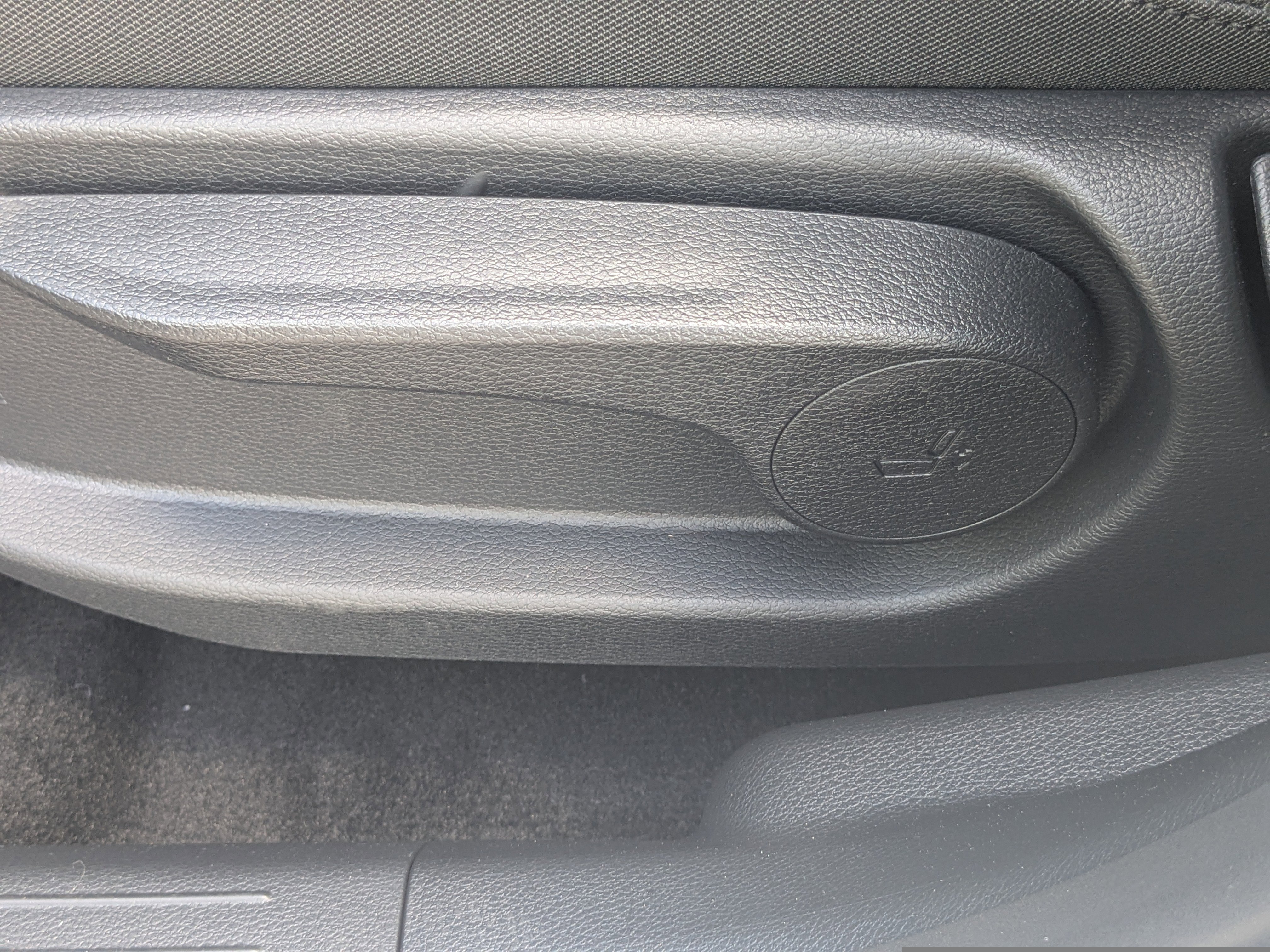 New 2026 Snow White Pearl Kia LX image 23