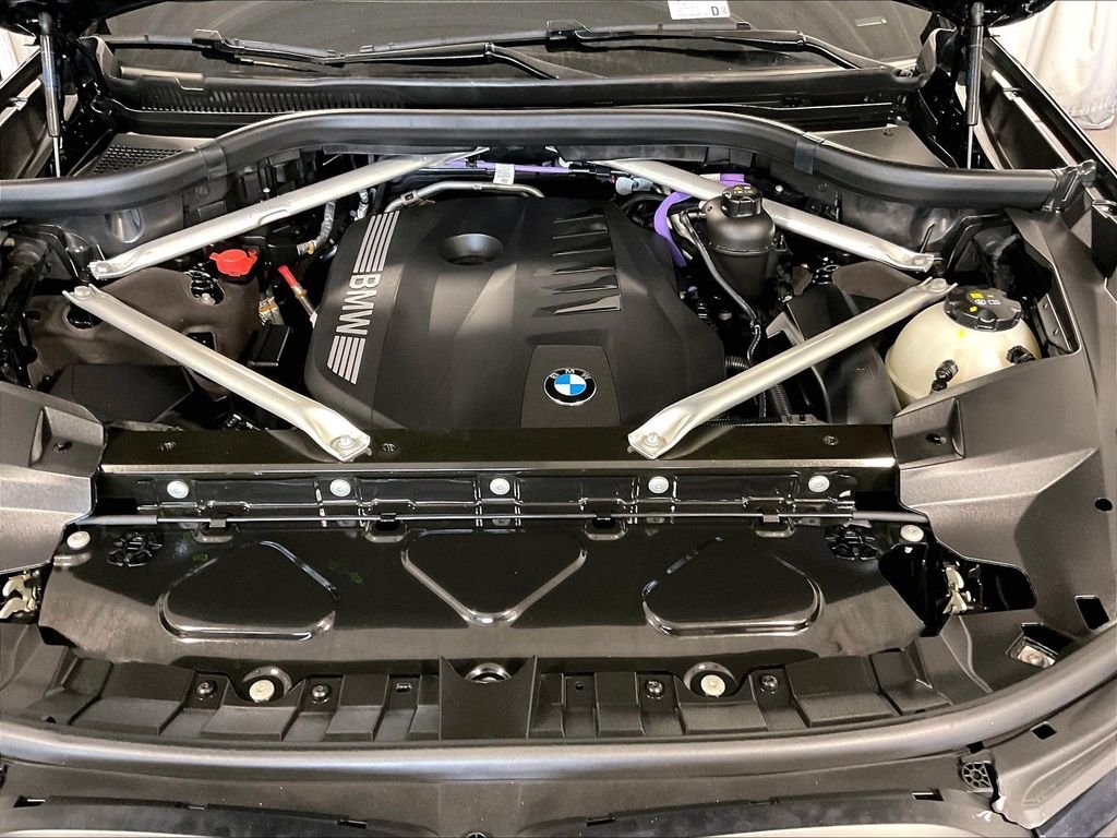 Used 2023 Black BMW xDrive40i image 31