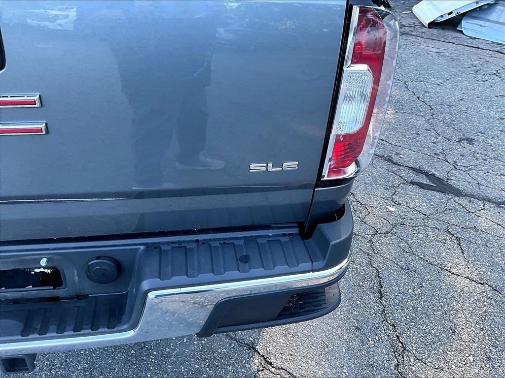 Used 2020 Gray GMC SLE1 image 28