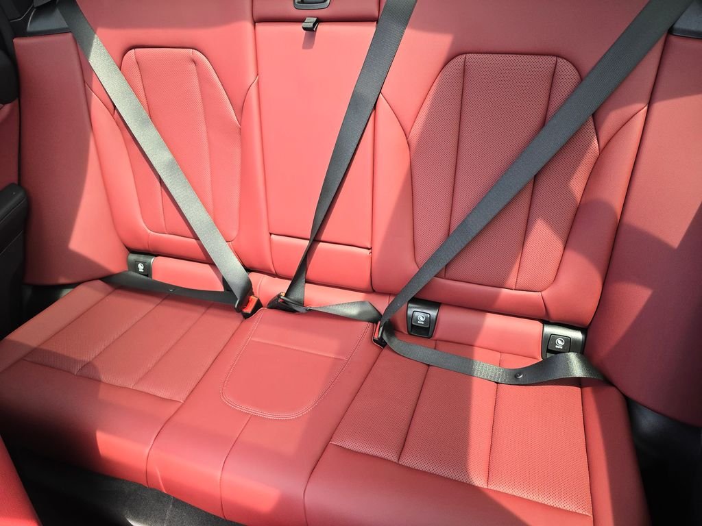 Used 2022  BMW xDrive30i image 20