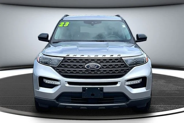 Used 2023 Ford Explorer XLT with VIN 1FMSK8DH6PGA44924 for sale in Kansas City