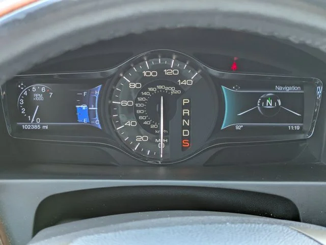 Used 2014 Gray Lincoln Base image 28