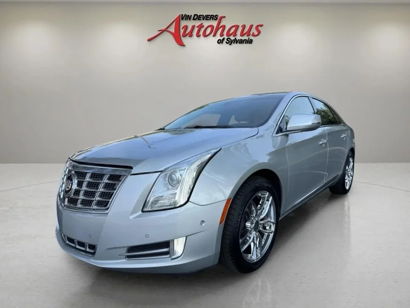Used 2017 Silver Cadillac Luxury image 3