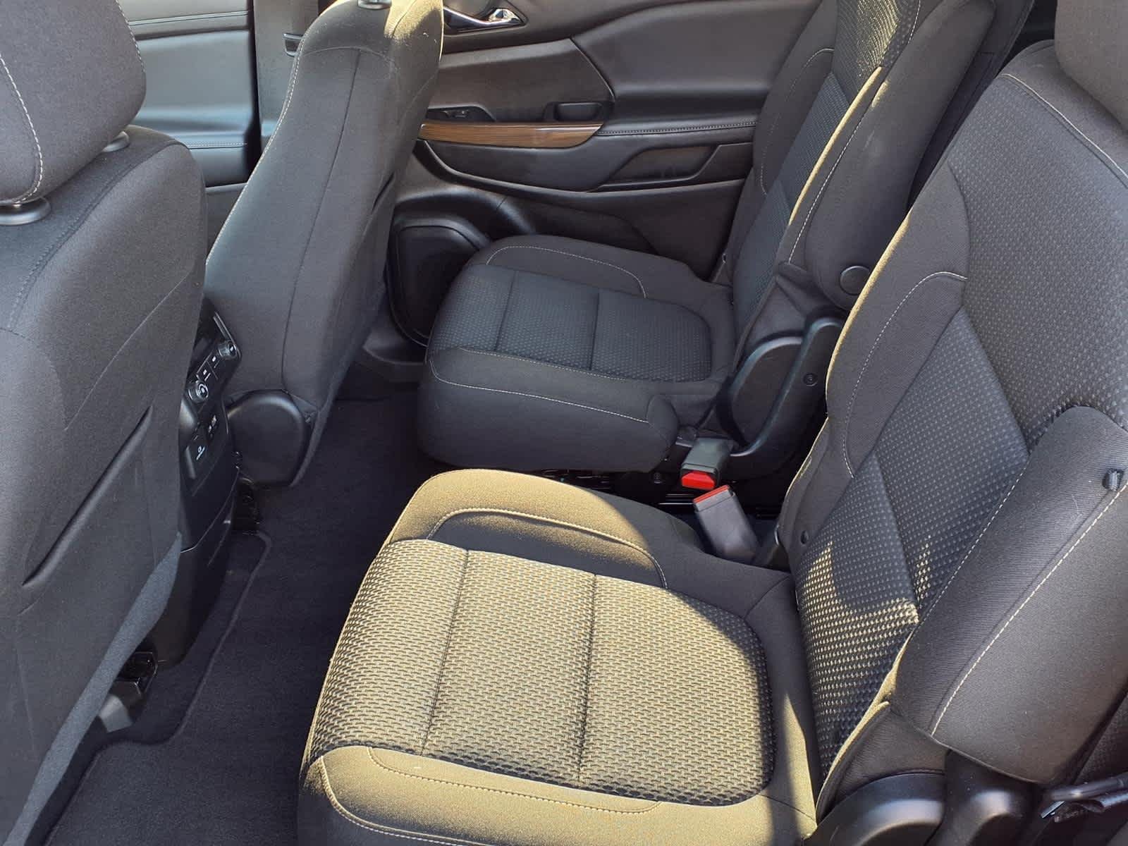 2023 GMC Acadia SLE - Photo 9