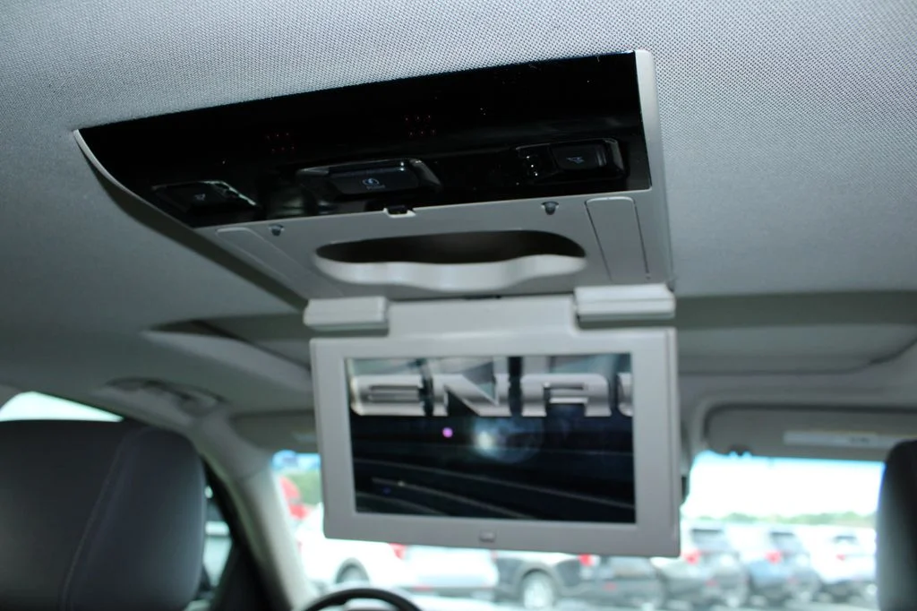 Used 2017 Onyx Black GMC Denali image 21